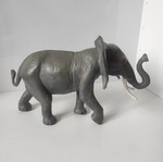 Elephant like new, solid weight 638g