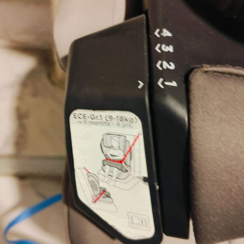 Joie ISOFIX child car seat with cushion for 9-36 kg like new