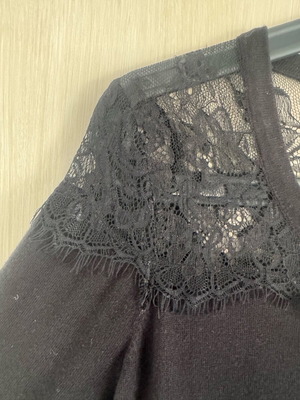 S.Oliver black thin knitted cardigan like new, size 40