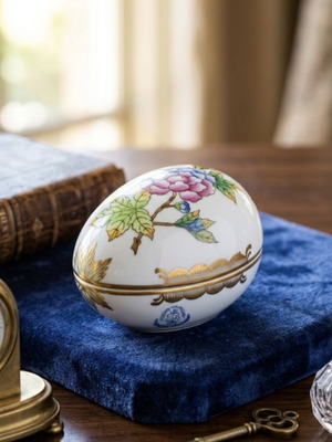Herend Hungary porcelain jewelry box egg shape, hand-painted