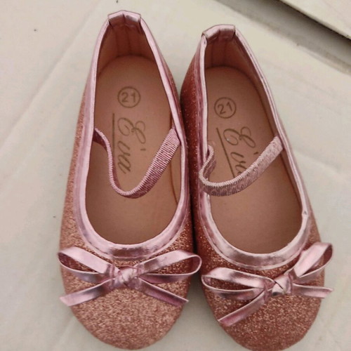 Baby shoes like new with glitter
