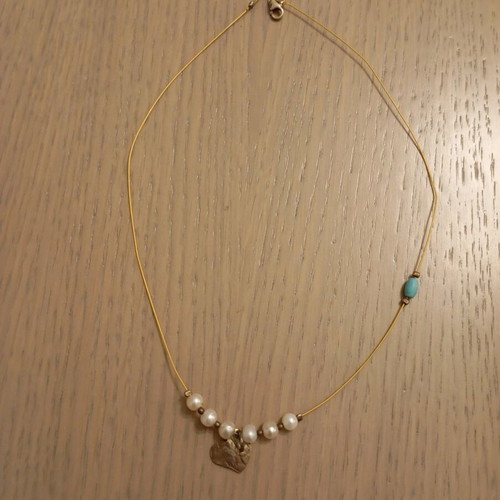 Necklace with heart and small pearls used
