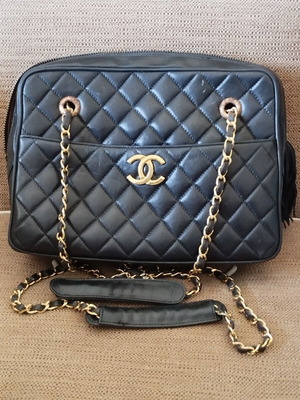 Chanel τσάντα ώμου vintage μεταχειρισμένη, μαύρη
