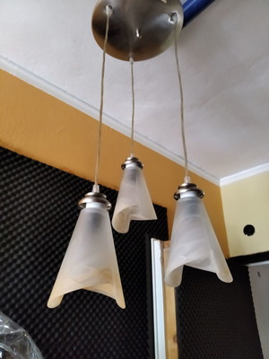 Φωτιστικό τρίφωτο μεταχειρισμένο με λάμπτηρα Ε14 και γυαλιά μέλι και ασημί