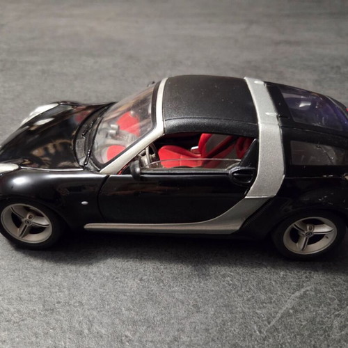 Burago Smart Roadster 2003 diecast metal model 1:18 used