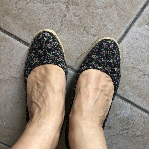 Women’s shoes size 38 used, floral design on black background