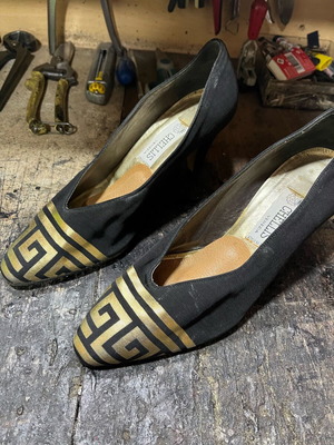 Black pumps used size 36.5