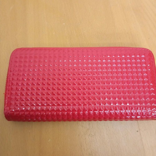 Wallet red new with textured varnished material