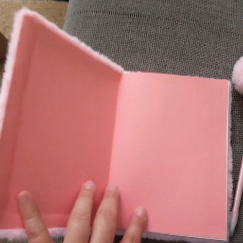 Tiger notebook pink fluffy with white pages and intact pen