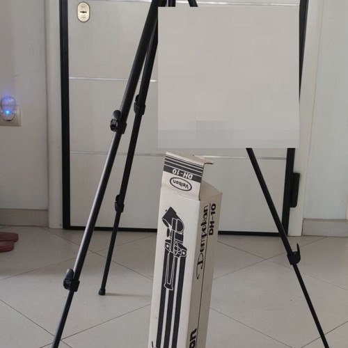 Velbon Dempokan DH-10 camera tripod like new, adjustable height