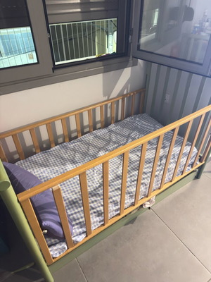 Baby crib like new with mattress and storage space