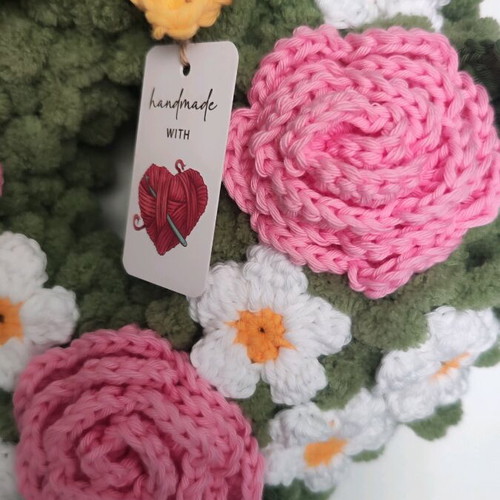 Wreath with handmade knitted flowers new