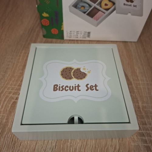 Montessori Role Play Wooden Biscuit Set 8 Pieces New 18M+