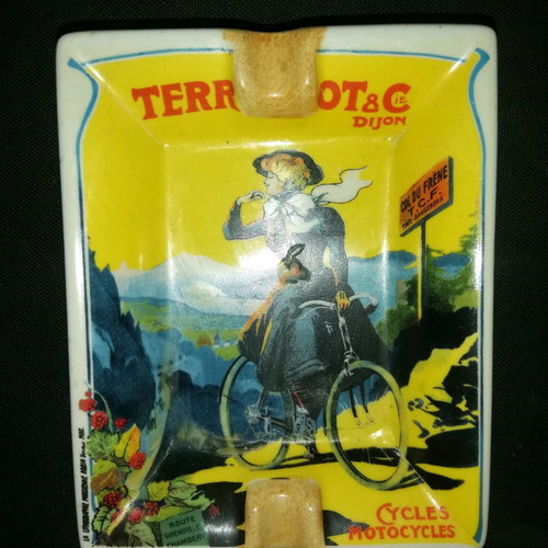 Ashtrays Woman with Bicycle new, large and small