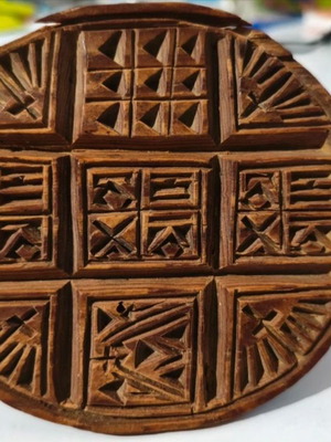 Wooden Circular Bread Stamp used, diameter 10-9.5cm, height 4.5cm