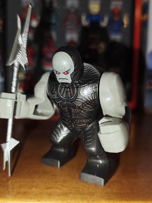 Φιγούρα Darkseid σαν καινούργιο με ασημί δόρι