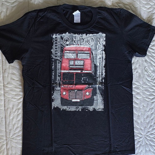 Gildan T-shirt with London bus print, black, size L