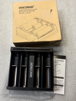 Dottmon LED 4-Slots Intelligent Universal Battery Charger new