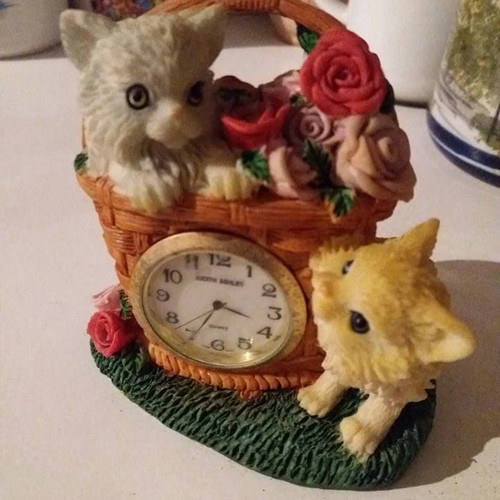 Figurine with clock used, not working, height 9cm
