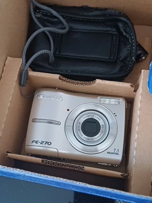 Olympus φωτογραφική FE-270 σαν καινούργια με έγγραφα