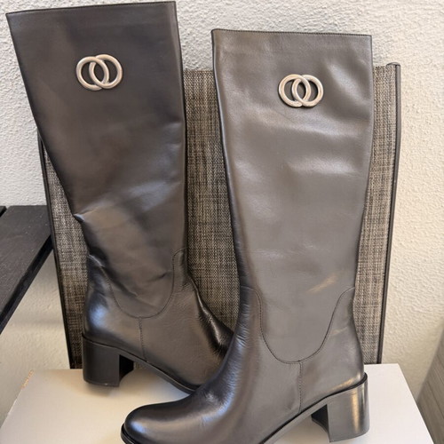 Leather boots size 40 new, black