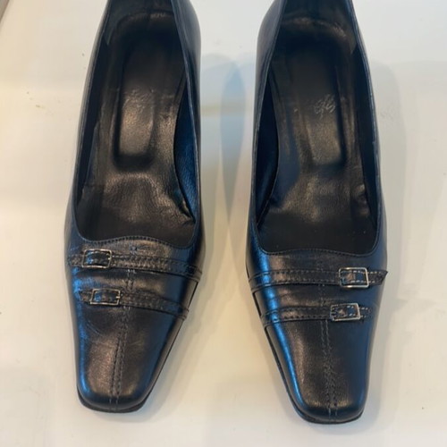 Leather pumps used, size 38, black, 5cm heel