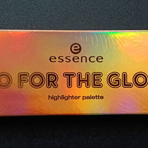Essence Cosmetics Go For The Glow – 02 The Warms highlighter palette new