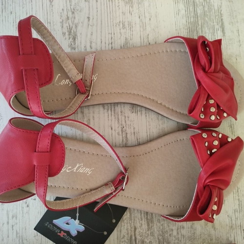 Red sandals new, lightweight and comfortable