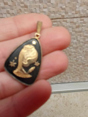 Pendant Madonna used, black