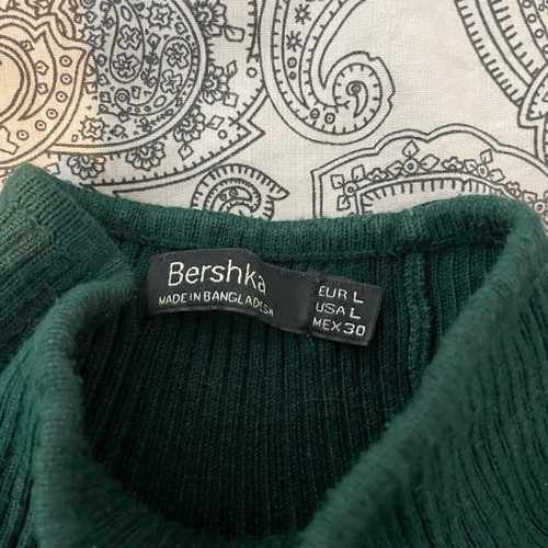 Bershka long-sleeve shirt cypress size L like new