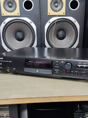 Philips CDR880 CD Recorder μεταχειρισμένο με τηλεχειριστήριο και εγχειρίδιο για επισκευή ή ανταλλακτικά