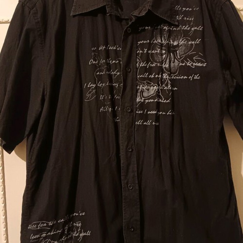 Shirt with design XL like new, black