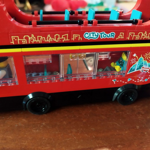 Lego London bus like new with minor missing pieces