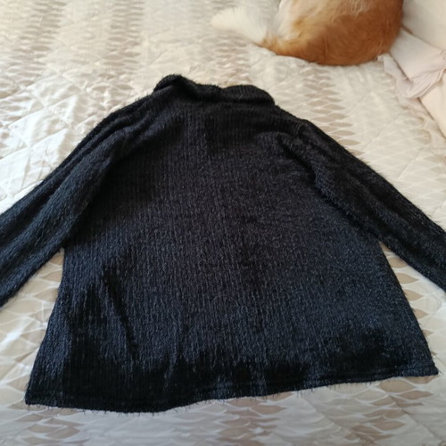 Women's black sweater like new, size XL