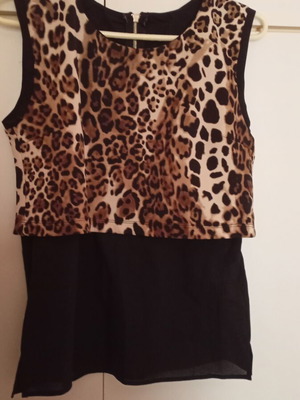 Animal Print Top like new, double fabric, chiffon crop