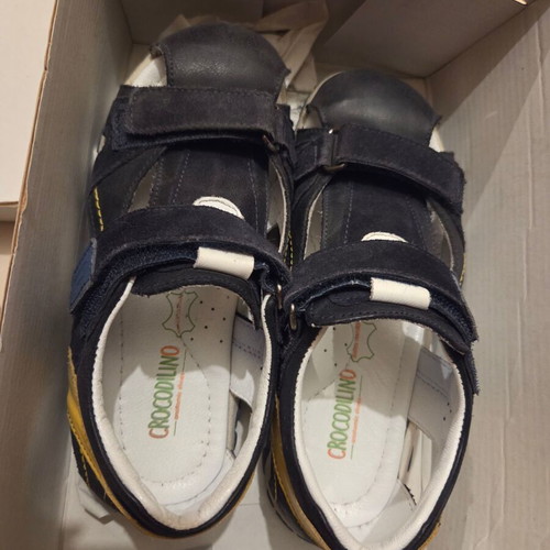Crocodilino sandals size 33 blue like new for boys