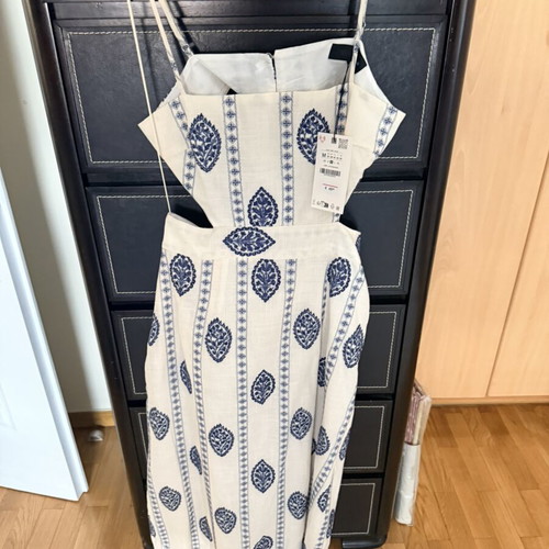 Zara dress with cut out waist, beige and blue