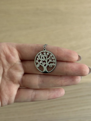 Women's silver necklace