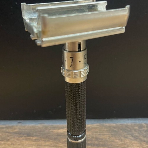 Gillette Super Adjustable Black Beauty used safety razor (1969 O-2)