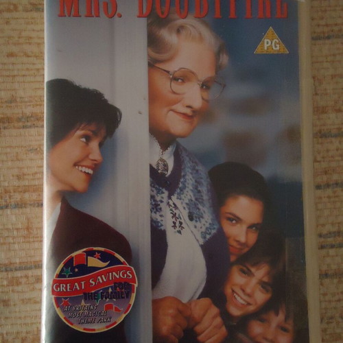 Mrs. Doubtfire VHS used comedy film English