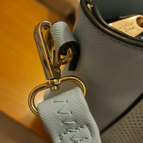 Paris Hilton shoulder bag ciel, used a few times