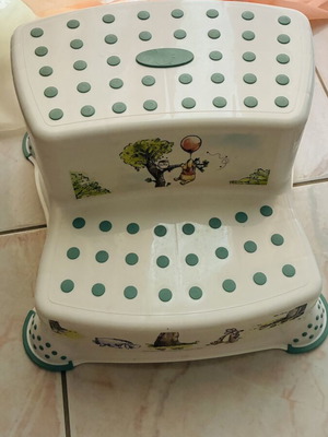 Children's Step Stool and Toilet Chair like new