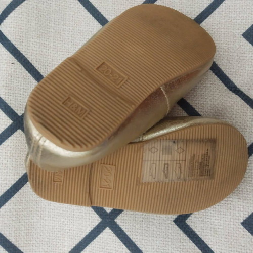 H&M Baby Ballerinas Gold New Size 20-21