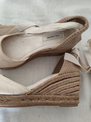Pull & Bear Beige Wedge Heel Espadrilles Size 36 Like New