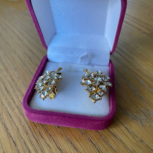 Vintage grape earrings new, white and gold