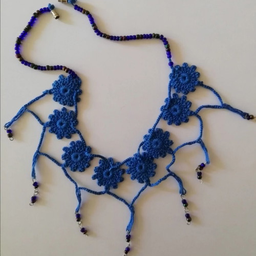 Boho-ethnic necklace like new, blue