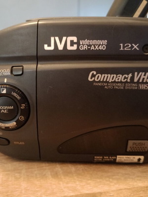 JVC GR-AX40 compact VHS-C βιντεοκάμερα μεταχειρισμένη, με τροφοδοτικό και μπαταρία