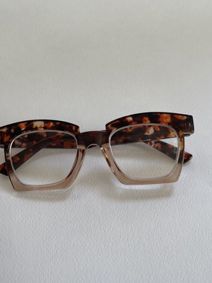 Unisex presbyopia glasses tortoiseshell design