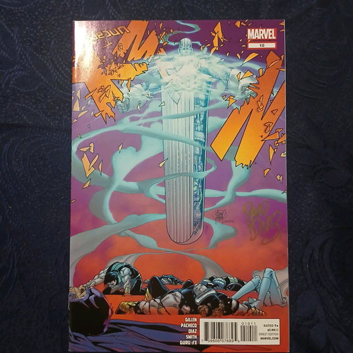 Uncanny X-men #10 like new with signature Marvel Comics