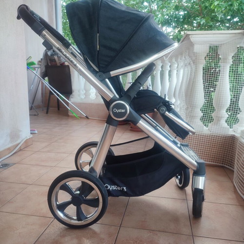 Oyster 3 in 1 stroller like new with accessories